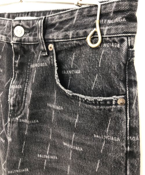 BALENCIAGA（バレンシアガ）BALENCIAGA (バレンシアガ) オールオーバーロゴデニムパンツ ブラック サイズ:24の古着・服飾アイテム
