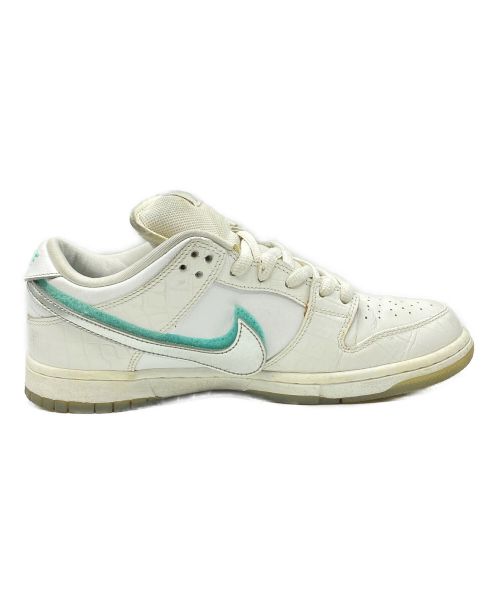 NIKE（ナイキ）NIKE Diamond SUPPLY CO. (ダイヤモンドサプライ) SB DUNK LO WHITE TIFFANY WHITE/CHROME-BLACK-TROPICAL TWIST ホワイト サイズ:26.5cm (US8.5)の古着・服飾アイテム