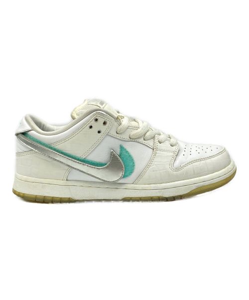 NIKE（ナイキ）NIKE Diamond SUPPLY CO. (ダイヤモンドサプライ) SB DUNK LO WHITE TIFFANY WHITE/CHROME-BLACK-TROPICAL TWIST ホワイト サイズ:26.5cm (US8.5)の古着・服飾アイテム
