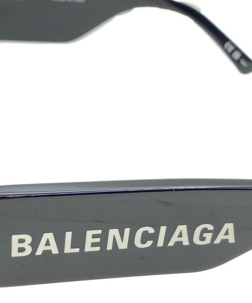 BALENCIAGA（バレンシアガ）BALENCIAGA (バレンシアガ) サイドロゴキャットアイサングラス ブラック サイズ:-の古着・服飾アイテム