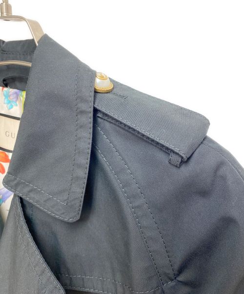 GUCCI（グッチ）GUCCI (グッチ) GGボタン インナーシルク フラワー トレンチコート ブラック サイズ:38の古着・服飾アイテム