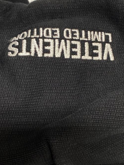 VETEMENTS（ヴェトモン）VETEMENTS (ヴェトモン) ANTWERPEN HOODIE ブラック サイズ:XSの古着・服飾アイテム