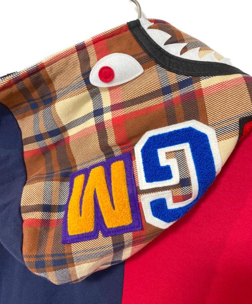 A BATHING APE（アベイシングエイプ）A BATHING APE (アベイシングエイプ) CHECK SHARK RELAXED ZIP HOODIE マルチカラー サイズ:Lの古着・服飾アイテム