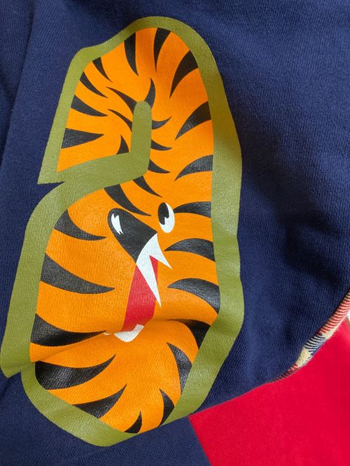 A BATHING APE（アベイシングエイプ）A BATHING APE (アベイシングエイプ) CHECK SHARK RELAXED ZIP HOODIE マルチカラー サイズ:Lの古着・服飾アイテム