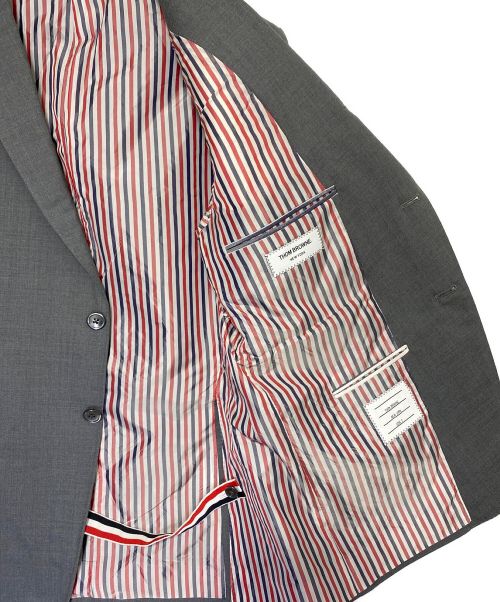 Thom Browne（トムブラウン）Thom Browne (トムブラウン) 4 BAR CLASSIC SPORT JACKET グレー サイズ:SIZE 2の古着・服飾アイテム