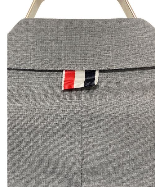 Thom Browne（トムブラウン）Thom Browne (トムブラウン) 4 BAR CLASSIC SPORT JACKET グレー サイズ:SIZE 2の古着・服飾アイテム