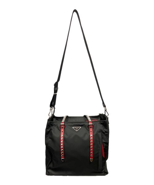 PRADA（プラダ）PRADA (プラダ) 2WAYスタッズナイロンバッグ ブラック×レッドの古着・服飾アイテム