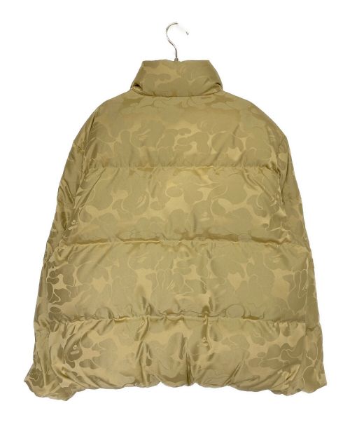 A BATHING APE（アベイシングエイプ）A BATHING APE (アベイシングエイプ) TONAL SOLID CAMO PUFFER DOWN JACKET ベージュ サイズ:L 未使用品の古着・服飾アイテム