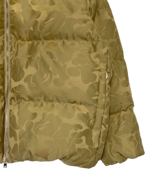 A BATHING APE（アベイシングエイプ）A BATHING APE (アベイシングエイプ) TONAL SOLID CAMO PUFFER DOWN JACKET ベージュ サイズ:L 未使用品の古着・服飾アイテム