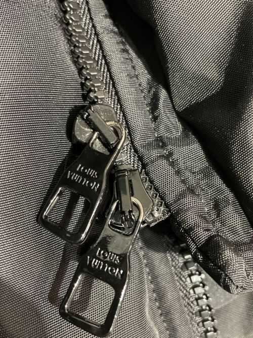 LOUIS VUITTON（ルイ ヴィトン）LOUIS VUITTON (ルイ ヴィトン) 20SS モノグラムフラワー パテッドブルゾン ブラック×ブルー サイズ:44の古着・服飾アイテム