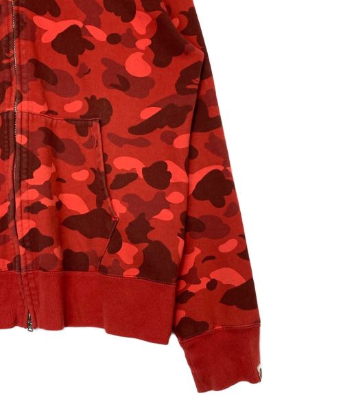A BATHING APE（アベイシングエイプ）A BATHING APE (アベイシングエイプ) COLOR CAMO SHARK FULL ZIP HOODIE レッド サイズ:XLの古着・服飾アイテム