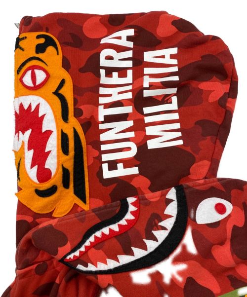 A BATHING APE（アベイシングエイプ）A BATHING APE (アベイシングエイプ) COLOR CAMO SHARK FULL ZIP HOODIE レッド サイズ:XLの古着・服飾アイテム