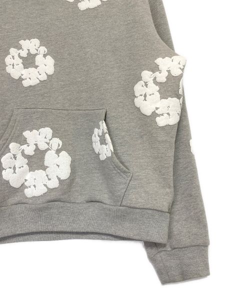 Denim Tears（デニムティアーズ）Denim Tears (デニムティアーズ) The Cotton Wreath Sweatshirt グレー サイズ:Mの古着・服飾アイテム