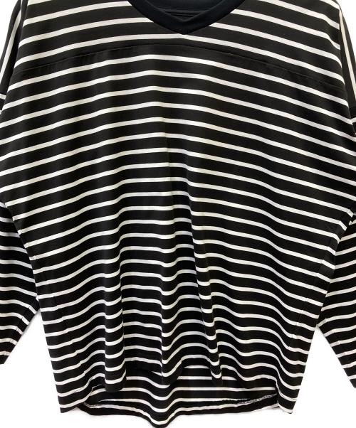 no.（ナンバー）no. (ナンバー) V NECK BORDER FOOTBALL CUTSAW ブラック×ホワイト サイズ:1 未使用品の古着・服飾アイテム