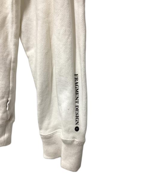 FRAGMENT DESIGN（フラグメントデザイン）FRAGMENT DESIGN (フラグメントデザイン) VOGUE (ヴォーグ) THE CONVENI (ザ・コンビニ) プルオーバーパーカー ホワイト サイズ:Mの古着・服飾アイテム