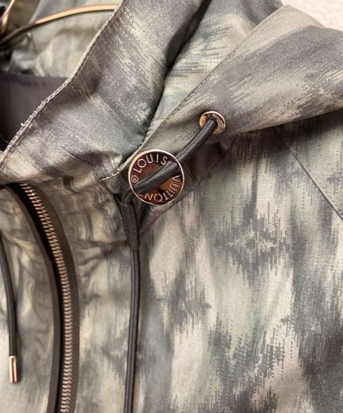 LOUIS VUITTON（ルイ ヴィトン）LOUIS VUITTON (ルイ ヴィトン) モノグラムナイロンジャケット グリーン サイズ:46の古着・服飾アイテム