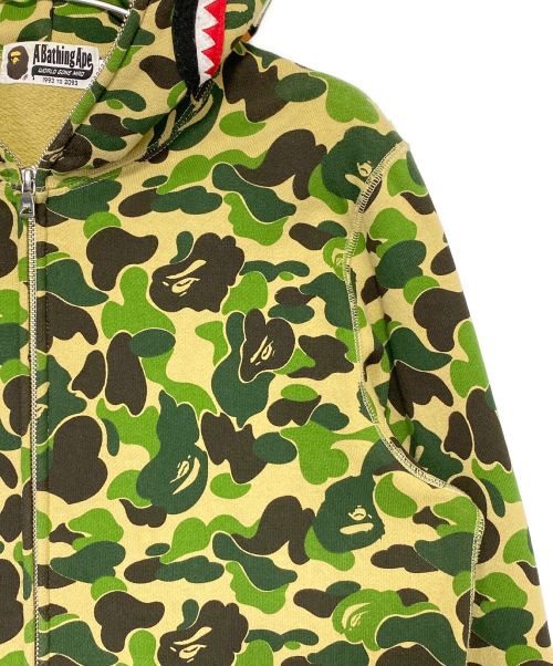 A BATHING APE（アベイシングエイプ）A BATHING APE (アベイシングエイプ) Camo Shark Full Zip オリーブ サイズ:Mの古着・服飾アイテム