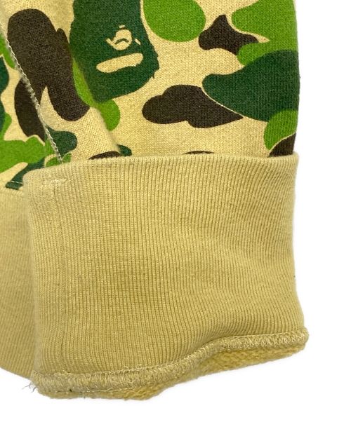 A BATHING APE（アベイシングエイプ）A BATHING APE (アベイシングエイプ) Camo Shark Full Zip オリーブ サイズ:Mの古着・服飾アイテム