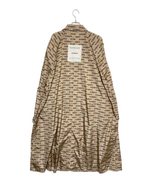 VETEMENTS（ヴェトモン）VETEMENTS (ヴェトモン) ナイロンコート ベージュの古着・服飾アイテム