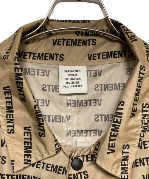 VETEMENTS（ヴェトモン）VETEMENTS (ヴェトモン) ナイロンコート ベージュの古着・服飾アイテム