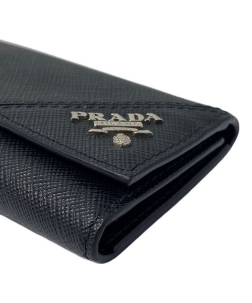 PRADA（プラダ）PRADA (プラダ) SAFFIANO LEATHER KEY CASE(サフィアーノレザーキーケース) ブラックの古着・服飾アイテム