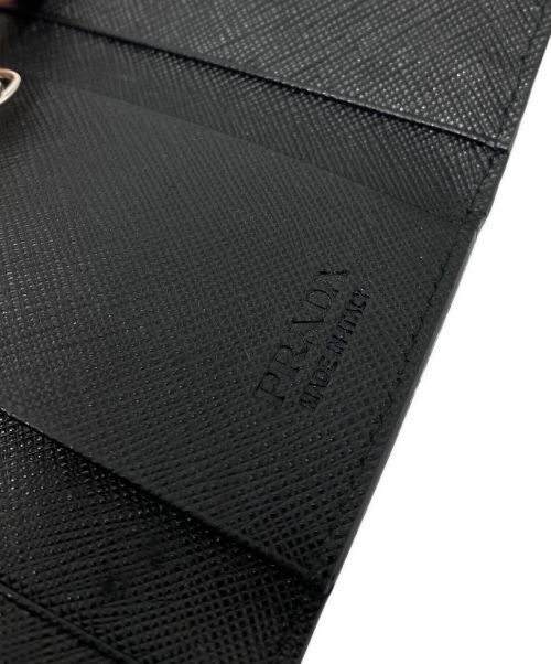 PRADA（プラダ）PRADA (プラダ) SAFFIANO LEATHER KEY CASE(サフィアーノレザーキーケース) ブラックの古着・服飾アイテム