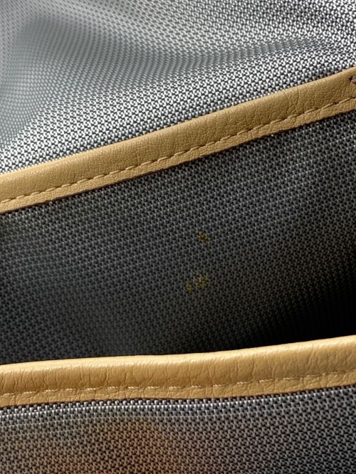 MCM（エムシーエム）MCM (エムシーエム) Visetos Stark Side Studded Bag Pack ベージュ サイズ:-の古着・服飾アイテム