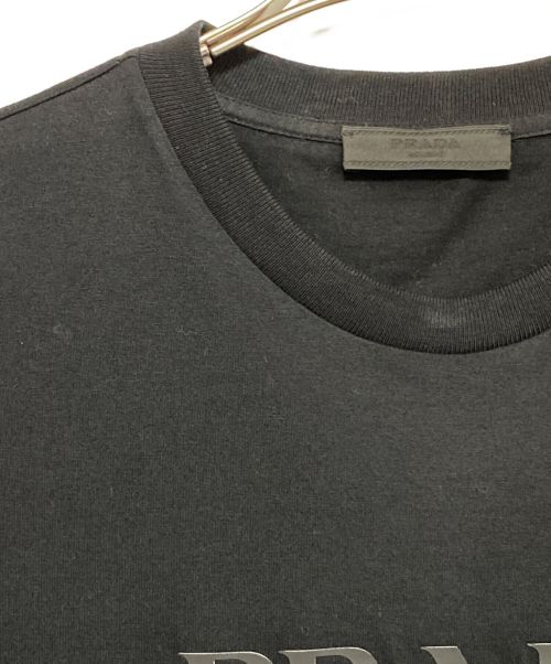 PRADA（プラダ）PRADA (プラダ) Raised Logo Round neck Tee ブラック サイズ:Mの古着・服飾アイテム