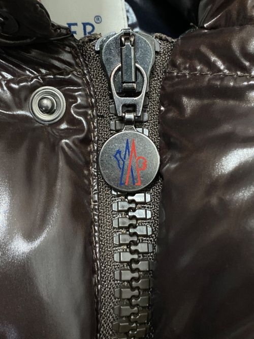 MONCLER（モンクレール）MONCLER (モンクレール) ダウンベスト ブラウン サイズ:3の古着・服飾アイテム