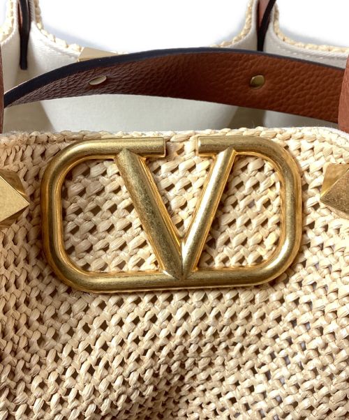 VALENTINO（ヴァレンティノ）VALENTINO (ヴァレンティノ) Vロゴカゴバッグ ベージュ サイズ:-の古着・服飾アイテム