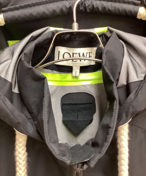 LOEWE（ロエベ）LOEWE (ロエベ) テープデザインナイロンマウンテンパーカー ブラック サイズ:Mの古着・服飾アイテム