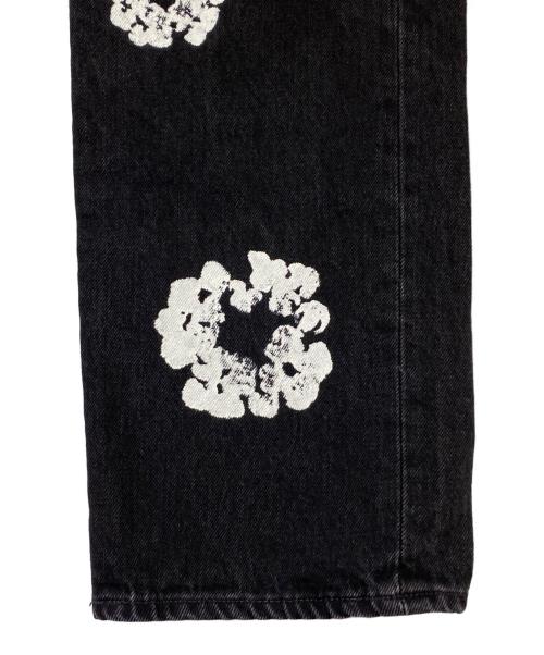 Denim Tears（デニムティアーズ）Denim Tears (デニムティアーズ) LEVI'S (リーバイス) COTTON WREATH CHAINSTITCH ブラック サイズ:38の古着・服飾アイテム