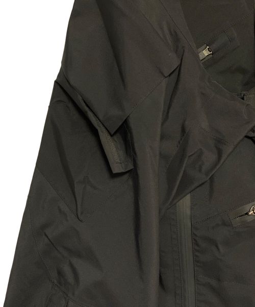 ACRONYM（アクロニウム）ACRONYM (アクロニウム) Gore-Tex Pro interops Jacket ブラック サイズ:XLの古着・服飾アイテム