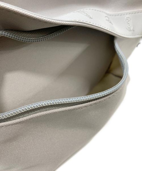 SU（ス）SU (スウ) Vibram Bonding Day Pack ライトグレーの古着・服飾アイテム