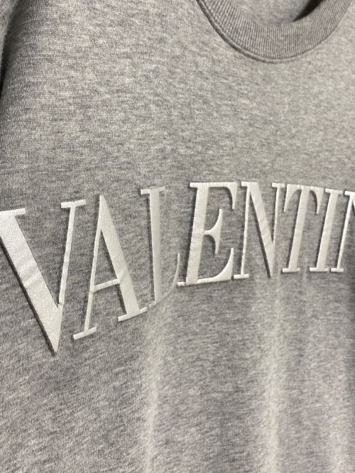 VALENTINO（ヴァレンティノ）VALENTINO (ヴァレンティノ) エンボス クルーネック スウェットシャツ グレー サイズ:Mの古着・服飾アイテム