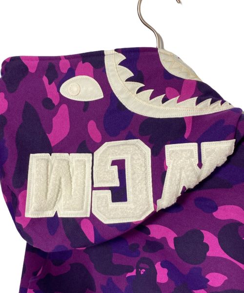 A BATHING APE（アベイシングエイプ）A BATHING APE (アベイシングエイプ) SHARK FULL ZIP HOODIE パープル サイズ:Mの古着・服飾アイテム