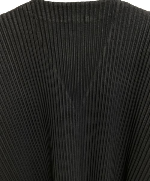 HOMME PLISSE ISSEY MIYAKE（オム プリッセ イッセイ ミヤケ）HOMME PLISSE ISSEY MIYAKE (オムプリッセ イッセイ ミヤケ) BASICS PLEATS CARDIGAN (プリーツカーディガン) ブラック サイズ:3の古着・服飾アイテム
