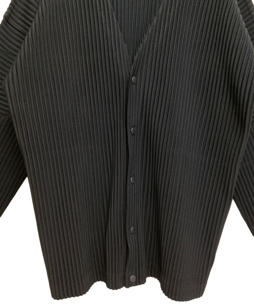 HOMME PLISSE ISSEY MIYAKE（オム プリッセ イッセイ ミヤケ）HOMME PLISSE ISSEY MIYAKE (オムプリッセ イッセイ ミヤケ) BASICS PLEATS CARDIGAN (プリーツカーディガン) ブラック サイズ:3の古着・服飾アイテム