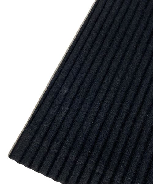 HOMME PLISSE ISSEY MIYAKE（オム プリッセ イッセイ ミヤケ）HOMME PLISSE ISSEY MIYAKE (オムプリッセ イッセイ ミヤケ) BASICS PLEATS CARDIGAN (プリーツカーディガン) ブラック サイズ:3の古着・服飾アイテム