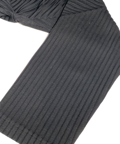 HOMME PLISSE ISSEY MIYAKE（オム プリッセ イッセイ ミヤケ）HOMME PLISSE ISSEY MIYAKE (オムプリッセ イッセイ ミヤケ) BASICS PLEATS CARDIGAN (プリーツカーディガン) ブラック サイズ:3の古着・服飾アイテム