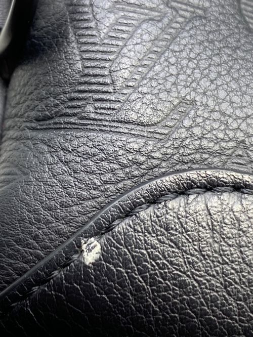LOUIS VUITTON（ルイ ヴィトン）LOUIS VUITTON (ルイ ヴィトン) デュオ・スリングバッグ モノグラム・シャドウ ブラック サイズ:-の古着・服飾アイテム