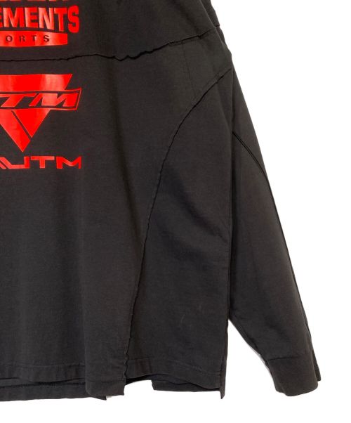 VETEMENTS（ヴェトモン）VETEMENTS (ヴェトモン) Motocross Patched Longsleeve グレー サイズ:XSの古着・服飾アイテム