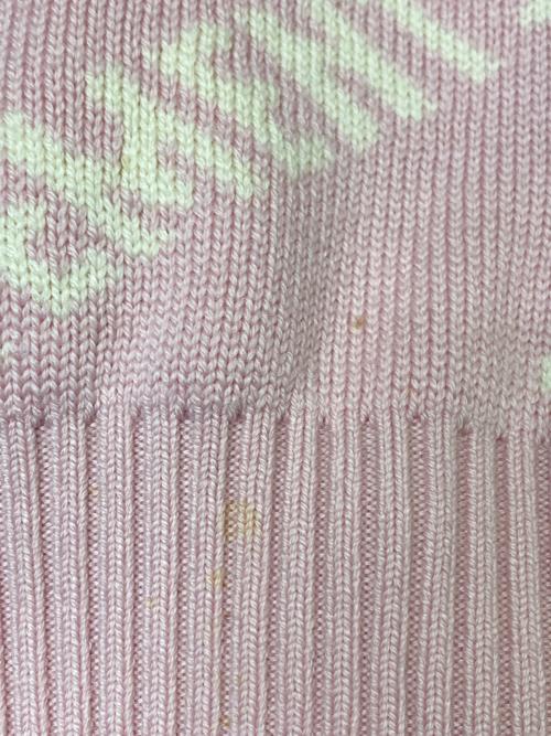 VETEMENTS（ヴェトモン）VETEMENTS (ヴェトモン) LUREX MONOGRAM SWEATER ピンク サイズ:XSの古着・服飾アイテム