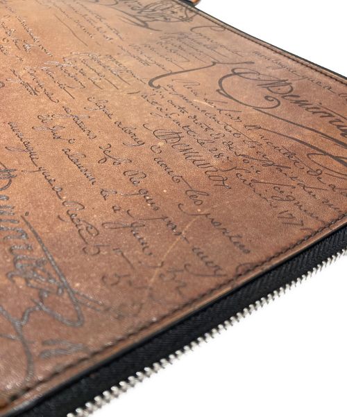 Berluti（ベルルッティ）Berluti (ベルルッティ) カリグラフィクラッチバッグ/ニノGM ブラウン サイズ:-の古着・服飾アイテム