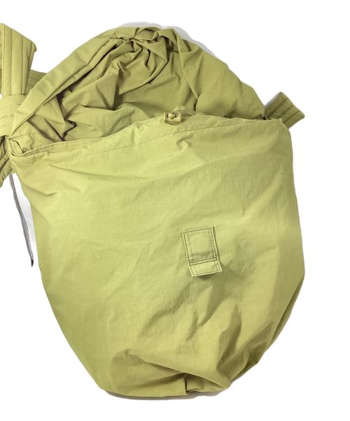 GOOD GOODS ISSEY MIYAKE（グッドグッズ イッセイミヤケ）GOOD GOODS ISSEY MIYAKE (グッドグッズ イッセイミヤケ) FUWA FUWA/ナイロンショルダーバッグ オリーブの古着・服飾アイテム