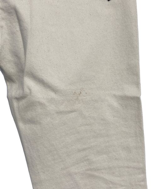 Palm Angels（パーム エンジェルス）Palm Angels (パーム エンジェルス) White Bull Logo Patch Ripped Jeans ホワイト サイズ:29の古着・服飾アイテム