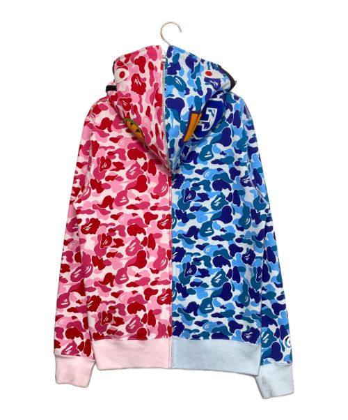 A BATHING APE（アベイシングエイプ）A BATHING APE (アベイシングエイプ) ABC CAMO SEPARATE SHARK FULL ZIP HOODIE ピンク×ブルー サイズ:Lの古着・服飾アイテム