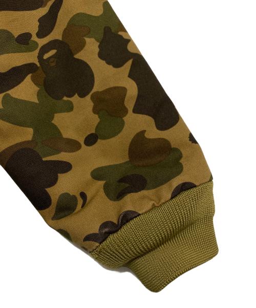 A BATHING APE（アベイシングエイプ）A BATHING APE (アベイシングエイプ) CarHartt (カーハート) 1st Camo アクティブ ジャケット オリーブ サイズ:Lの古着・服飾アイテム