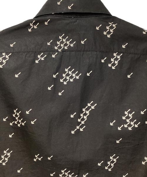 CELINE（セリーヌ）CELINE (セリーヌ) アローロゴプリントシャツプリントシャツ ブラック サイズ:36の古着・服飾アイテム