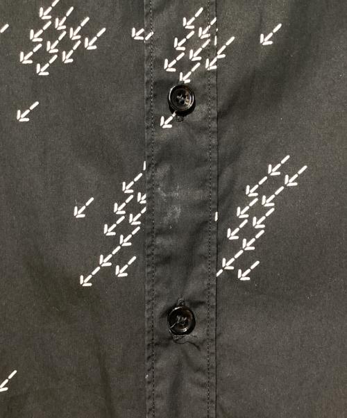 CELINE（セリーヌ）CELINE (セリーヌ) アローロゴプリントシャツプリントシャツ ブラック サイズ:36の古着・服飾アイテム